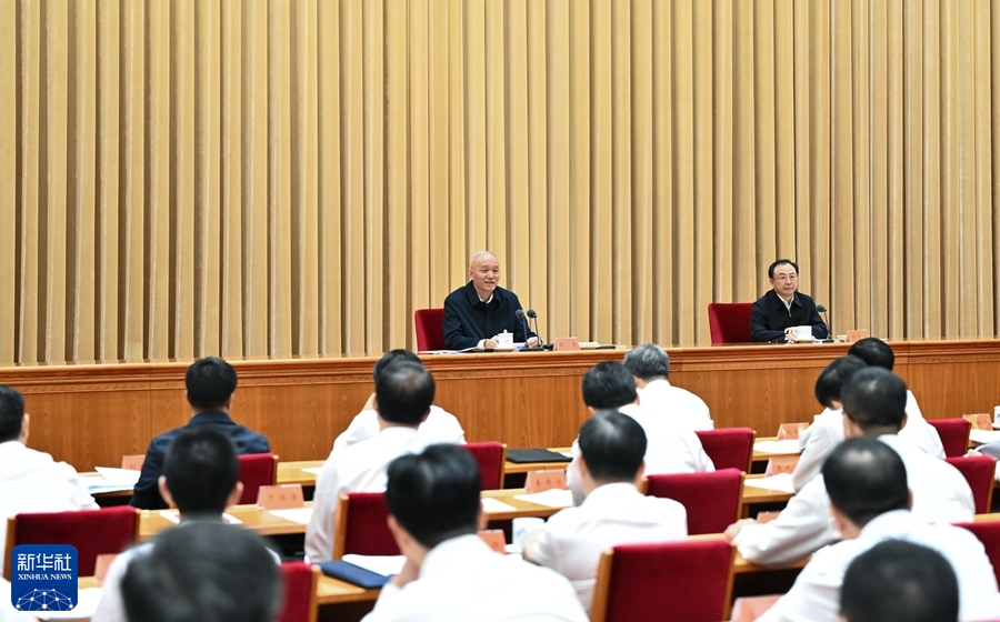 习近平对新时期办公厅工作作出重要批示强调 提高政治站位强化政治担任提升政治能力落实政治责任 建设让党安心让人民中意的圭表机关