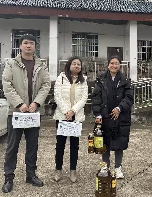 673ffba996256.png 川北公司慰问扶贫工作组 共商帮扶新行动1.png