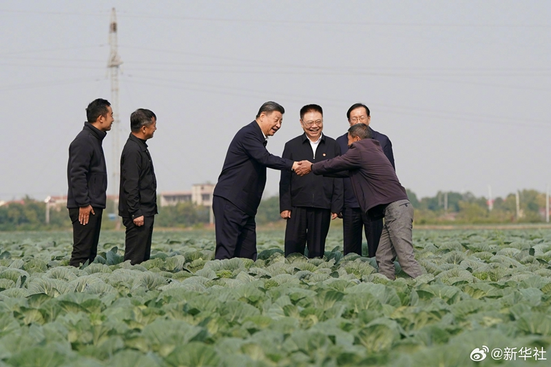 习近平：：推动中国式现代化，，，必须加快推动村落振兴.png