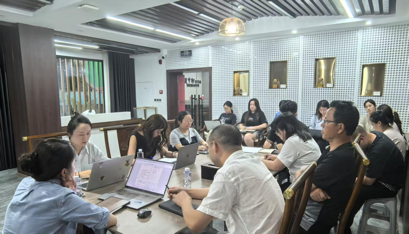 7.31蜂业公司配图.png